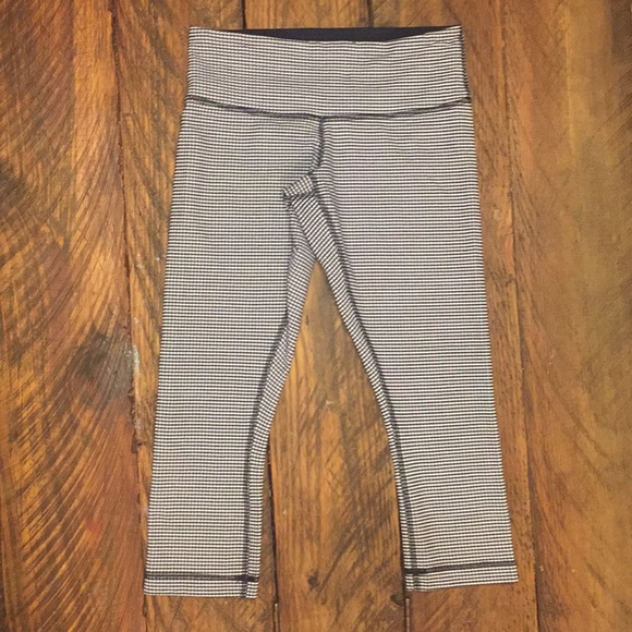 EUC Lululemon blue gingham leggings - Picture 1 of 7